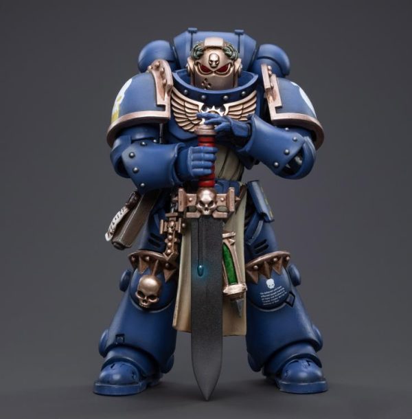 JOYTOY Warhammer 40K Ultramarines Primaris Company Champion 1/18 Scale Figure